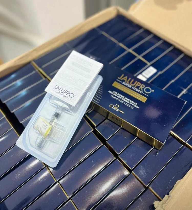 تصویر سرنگ داخل جعبه مزوژل جالپرو سوپر هیدرو اصل ایتالیا با لیبل وزارت بهداشت.gpj